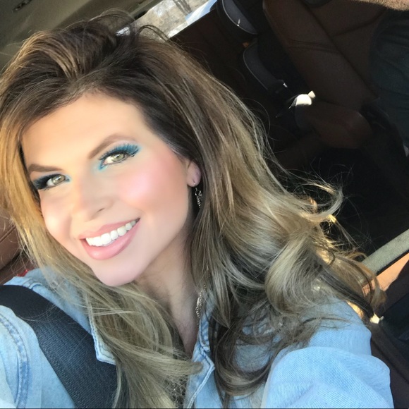 Meet your Posher, Marcela - Picture 1 of 1